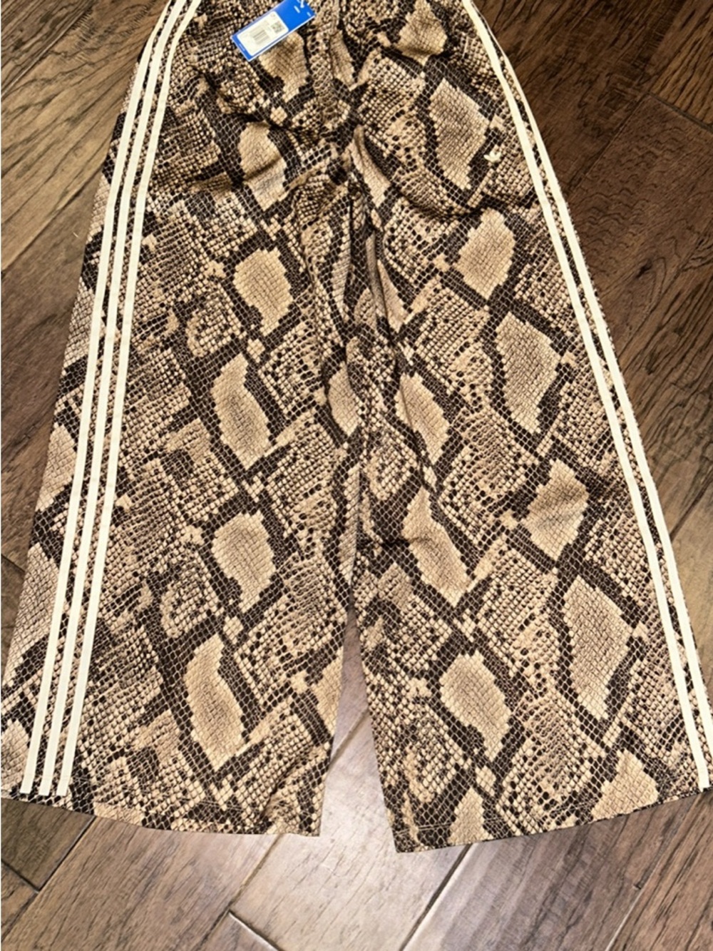 Adidas Viral Satin Snake Print Reptile Habitat Cover - Beige/Brown Sz Large